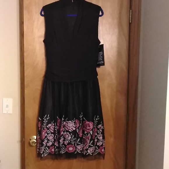 SLNY black dress with embroidered mesh overlay - Picture 1 of 7